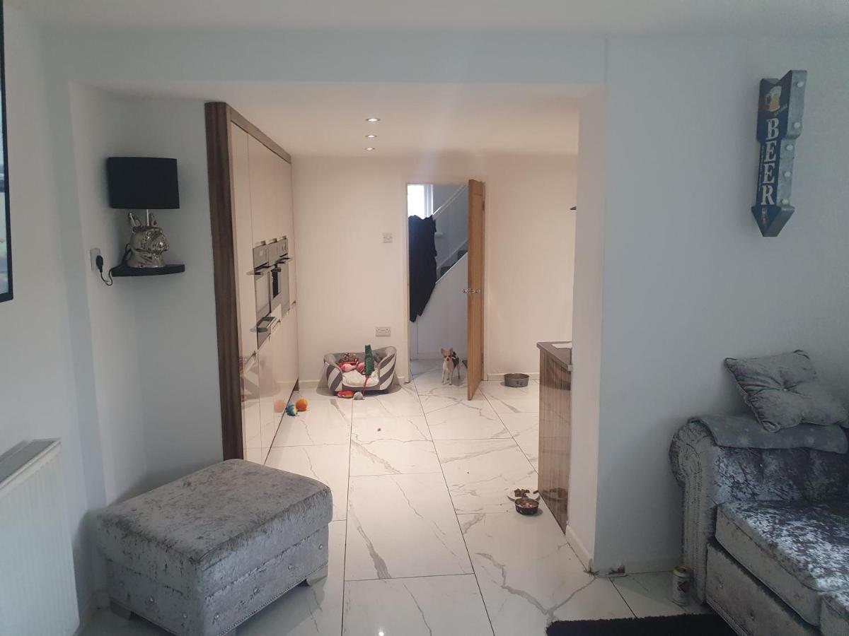 The Hawthorns Large Detached 3 Bedroom Family Home Сихем Экстерьер фото